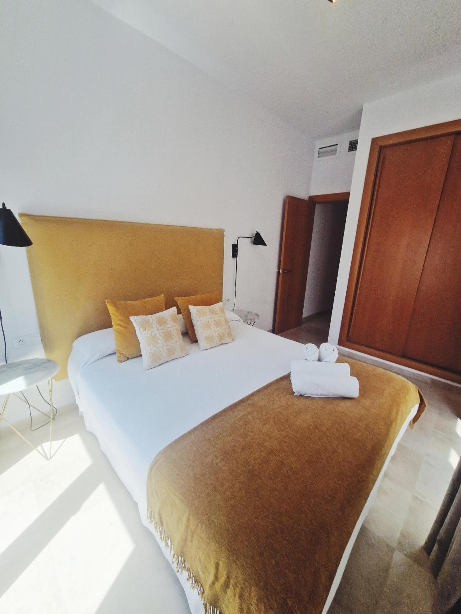Plaza Naranjos Apartment